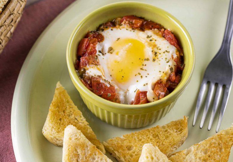 Ovos com tomate