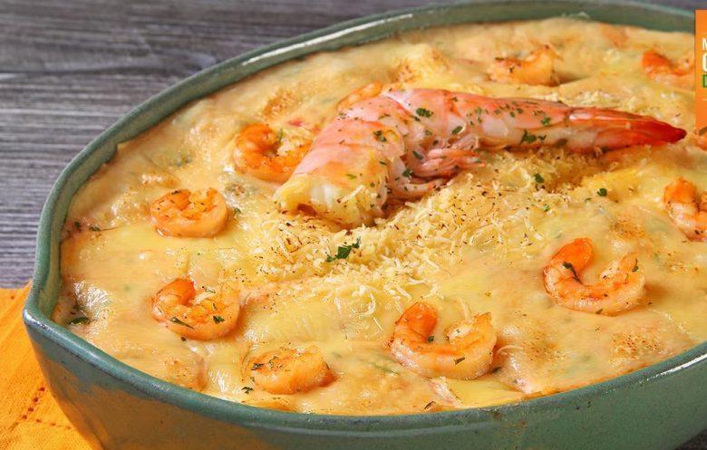 Lasanha de camarão gratinada