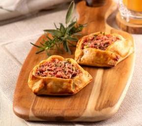Mini galette de carne com requeijão
