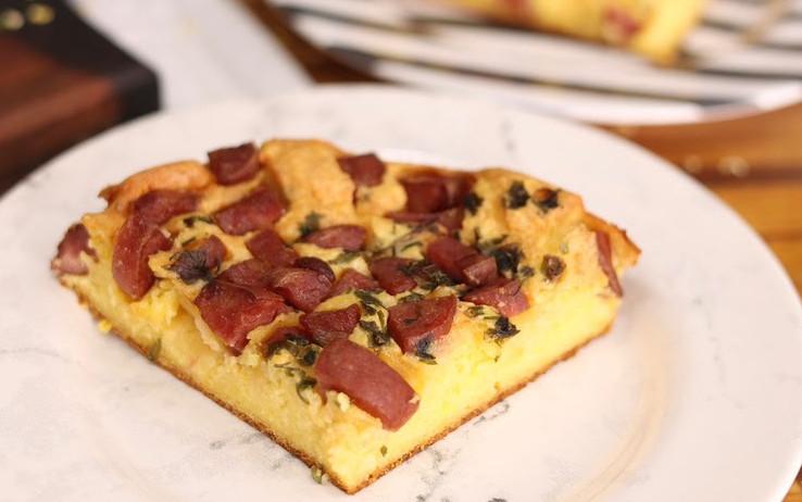 Torta caipira de calabresa
