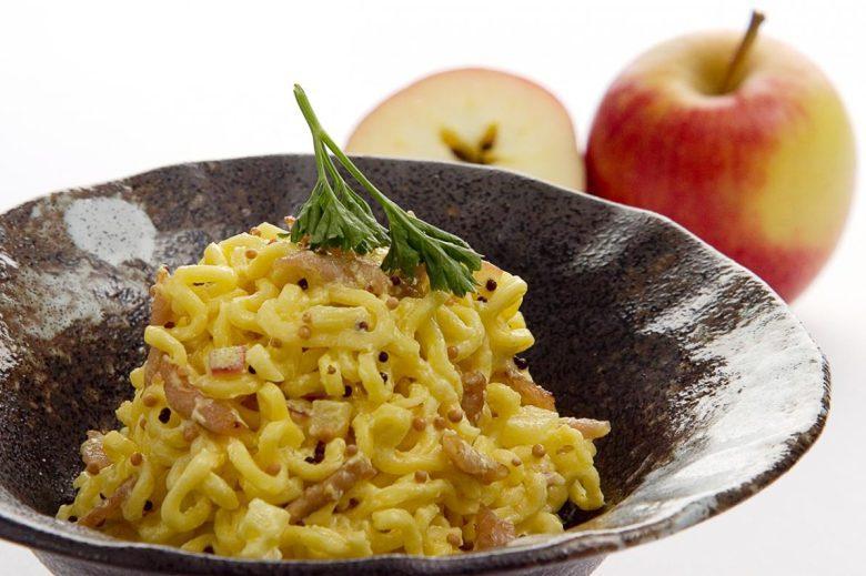 Espaguete NISSIN de lombo suíno ao molho mostarda