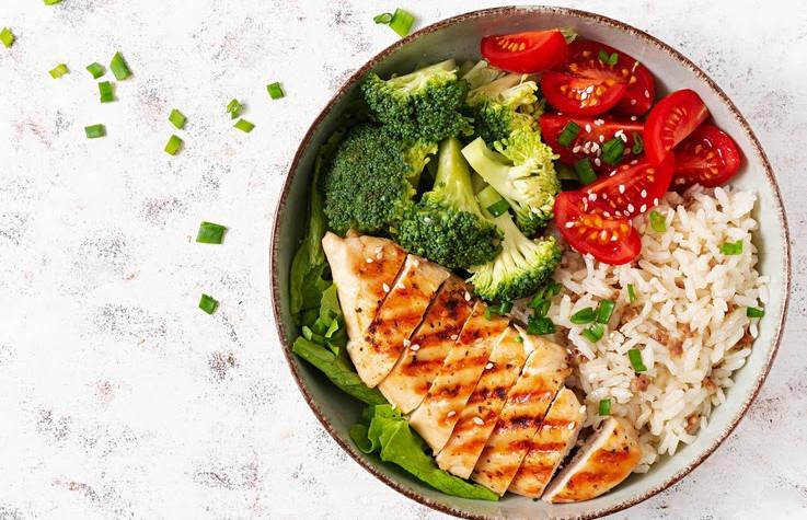 Arroz especial com frango e legumes