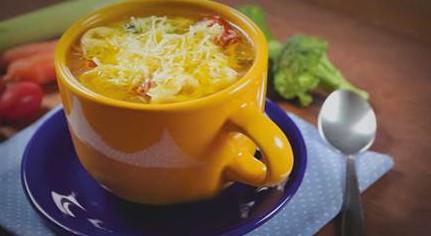 Sopa de inverno com capeleti