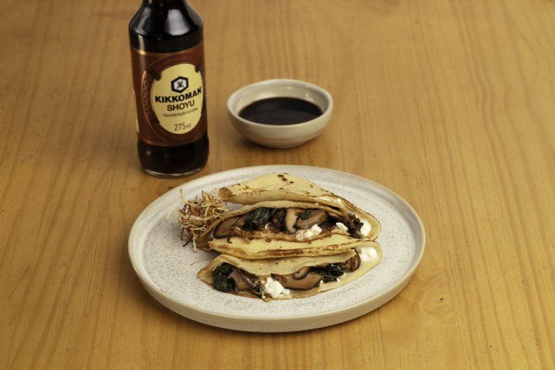 Crepe de cogumelo e espinafre
