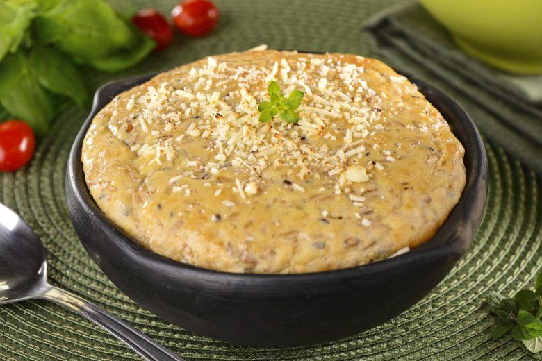 Torta de 8 grãos com quinoa recheada de frango
