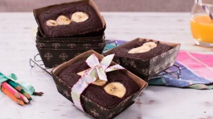 Mini bolo de banana e chocolate