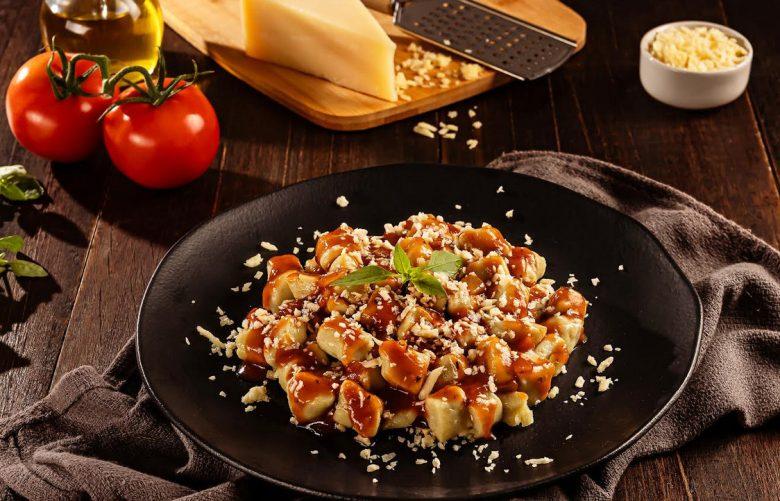 Nhoque de batata doce com molho de tomate