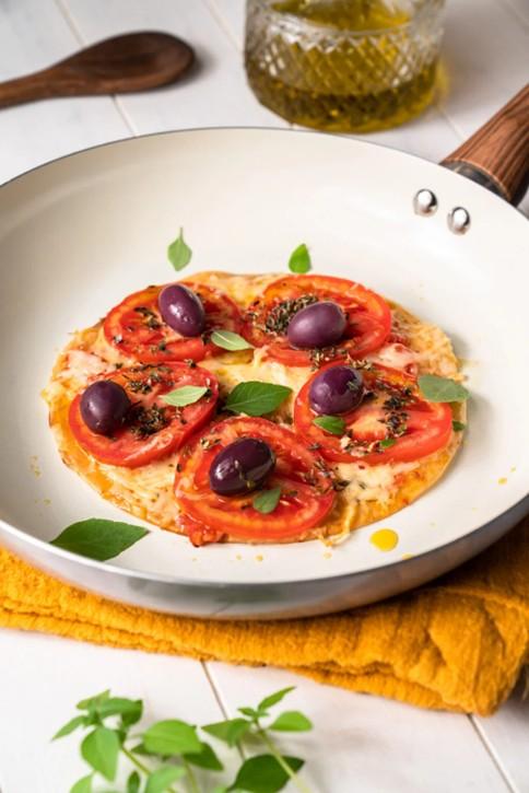 Pizza marguerita com biscoito de milho