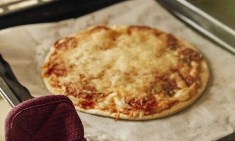 Pizza de frigideira feita com Wrap