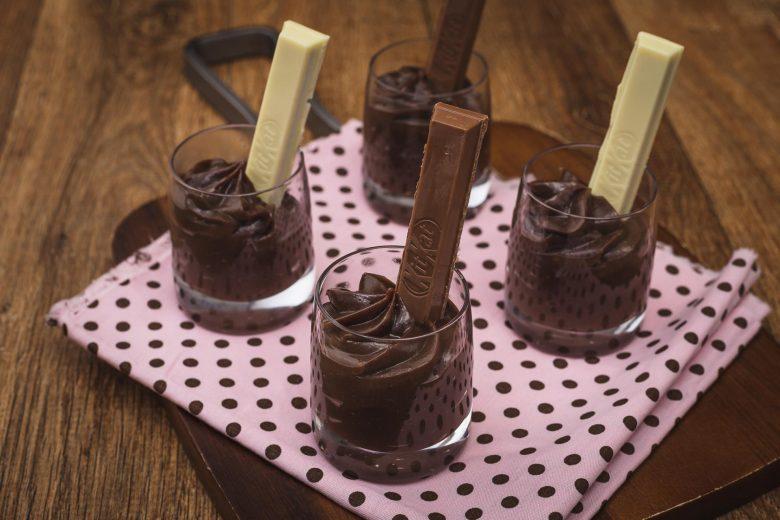 Brigadeiro de colher com KitKat