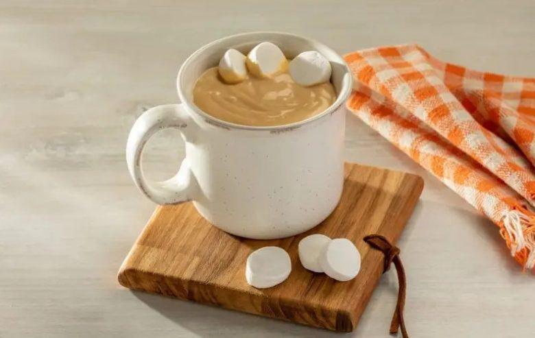Caramelo quente com café