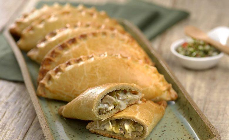 Empanada de brócolis e cogumelo