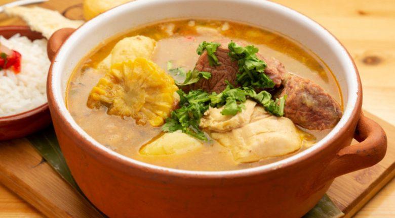 Caldo especial de vaca atolada