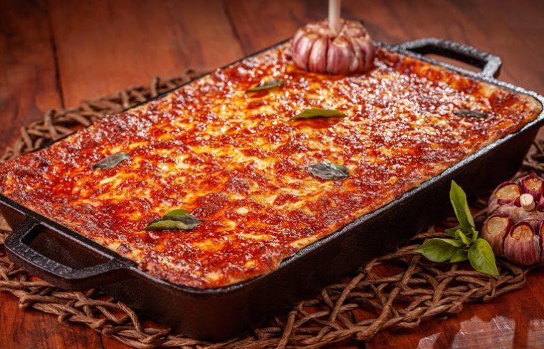 Lasanha de mandioca à bolonhesa