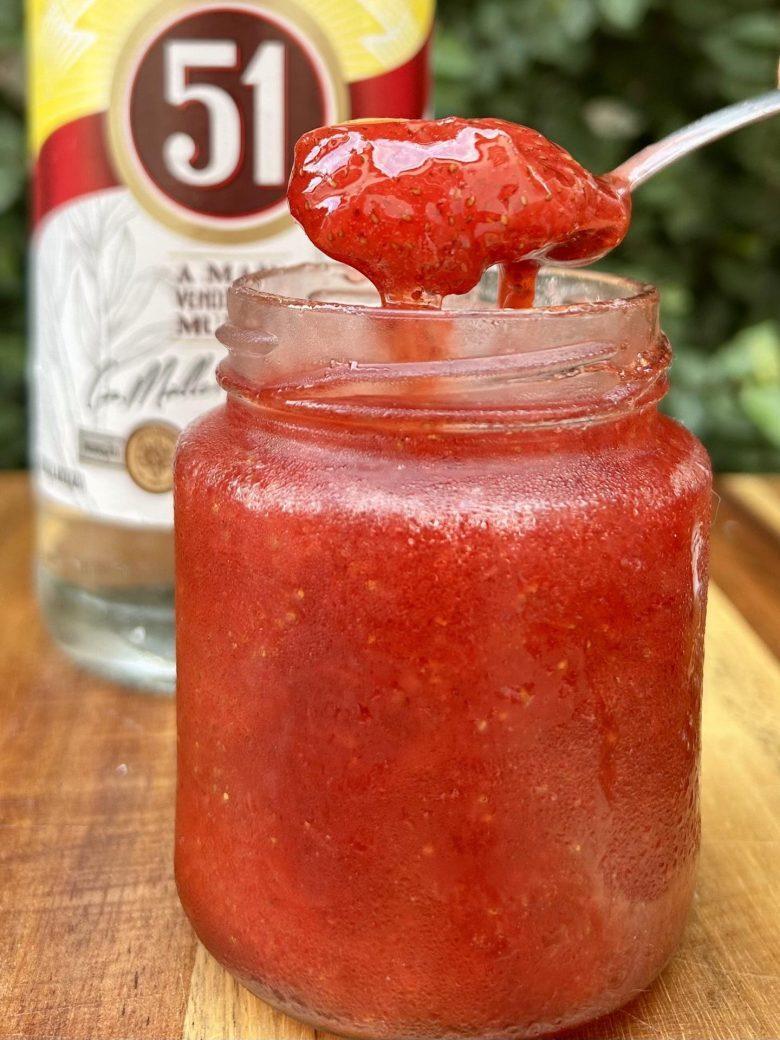 Geleia de morango com cachaça
