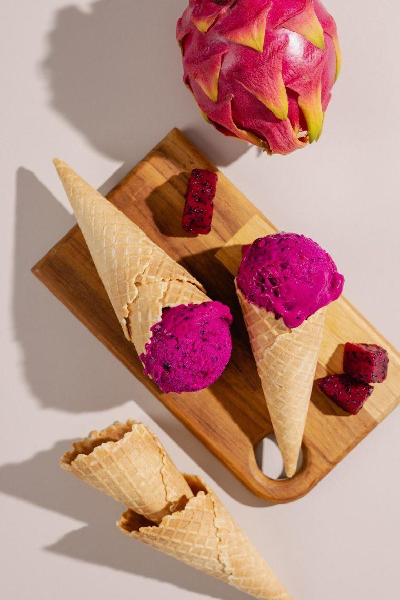 Sorvete de berries silvestres com iogurte e colágeno