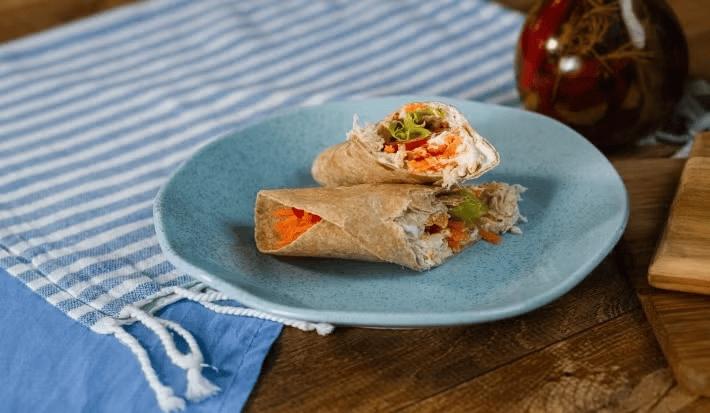 Wrap com frango desfiado