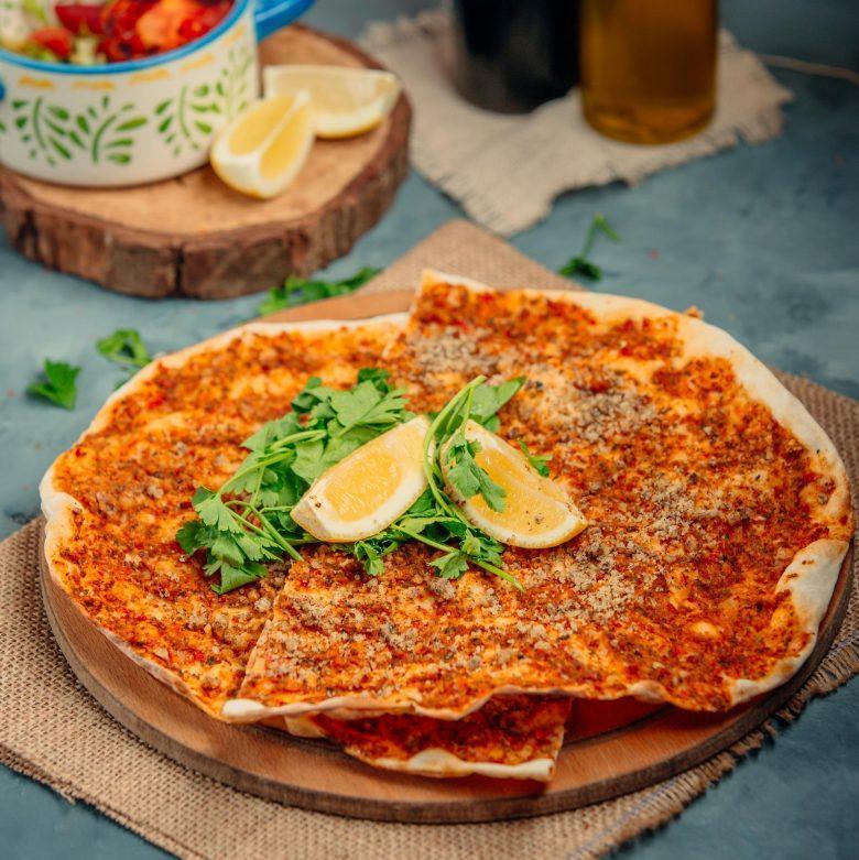 Lahmacun- pizza turca