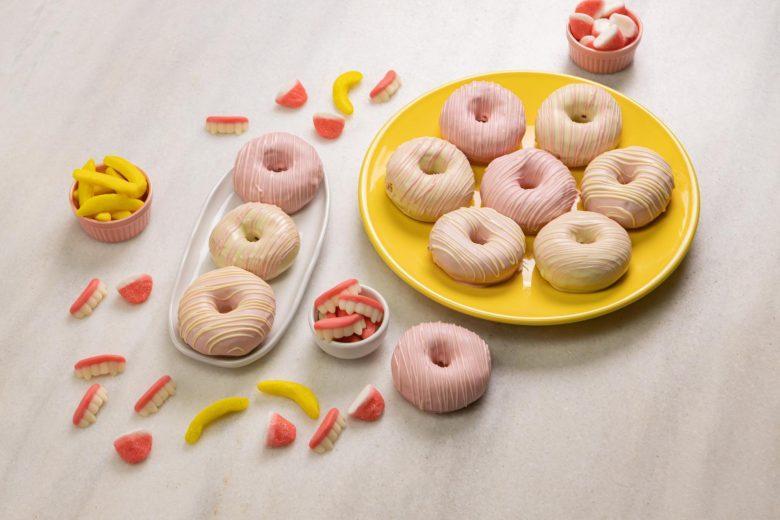 Donuts com calda de banana