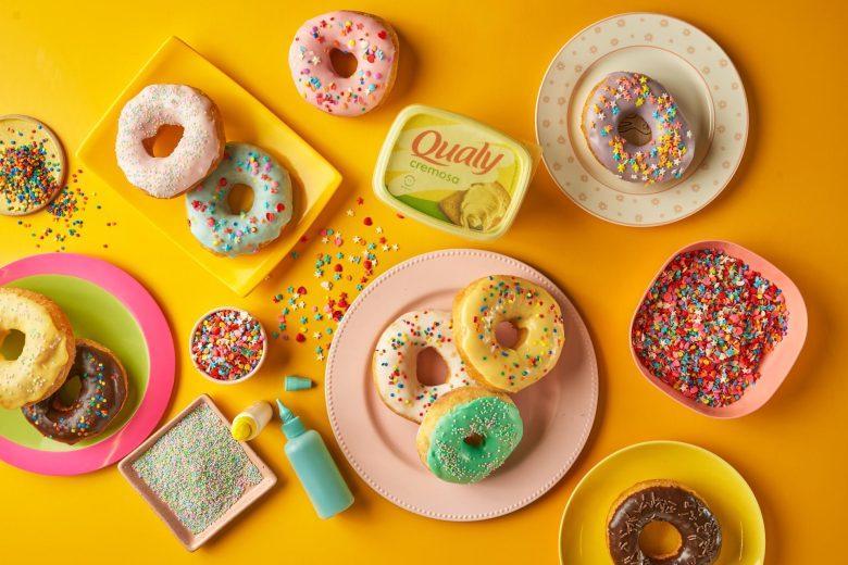 Donuts com cobertura colorida
