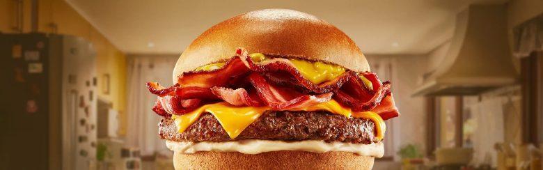 Pop Burger com bacon e queijo