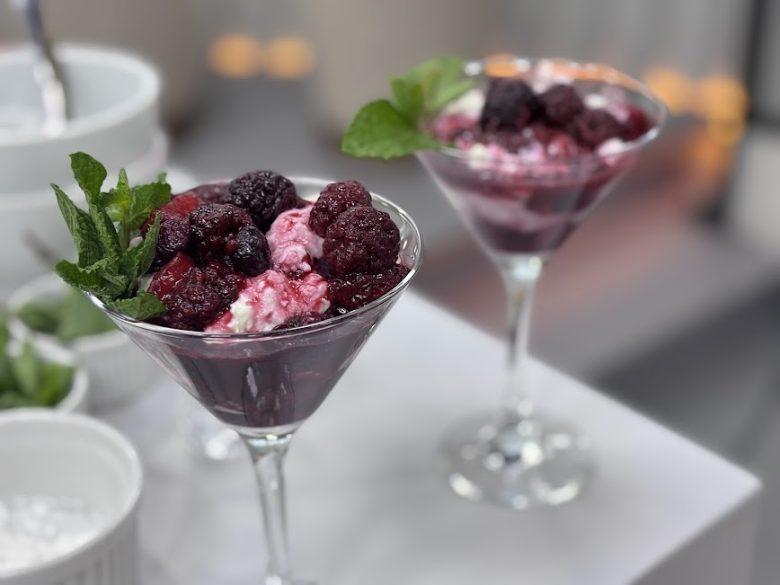 Verrine de frutas vermelhas com champanhe
