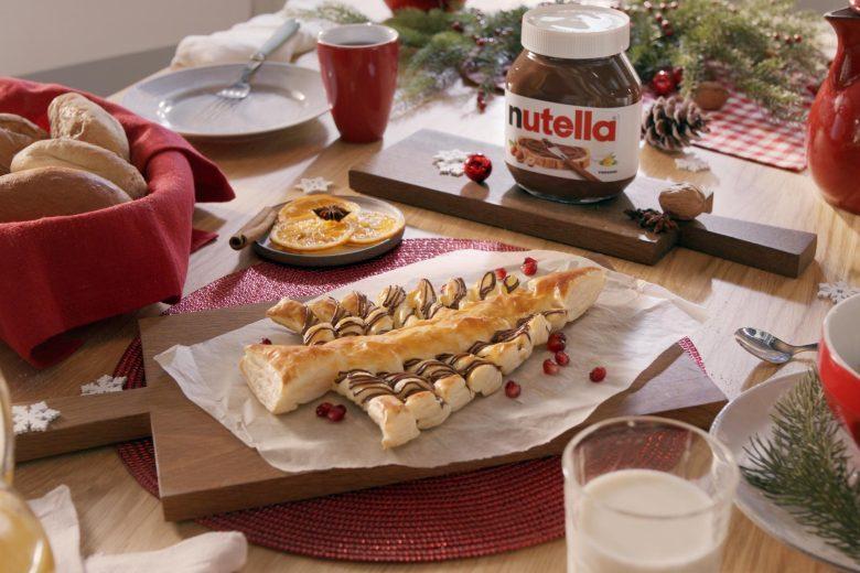 Árvore de massa folhada com Nutella