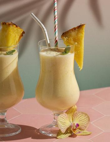 Coquetel cremoso tropical com espumante
