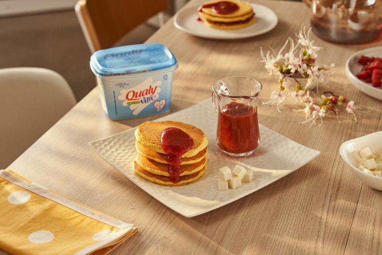 Panqueca americana de fubá com goiabada