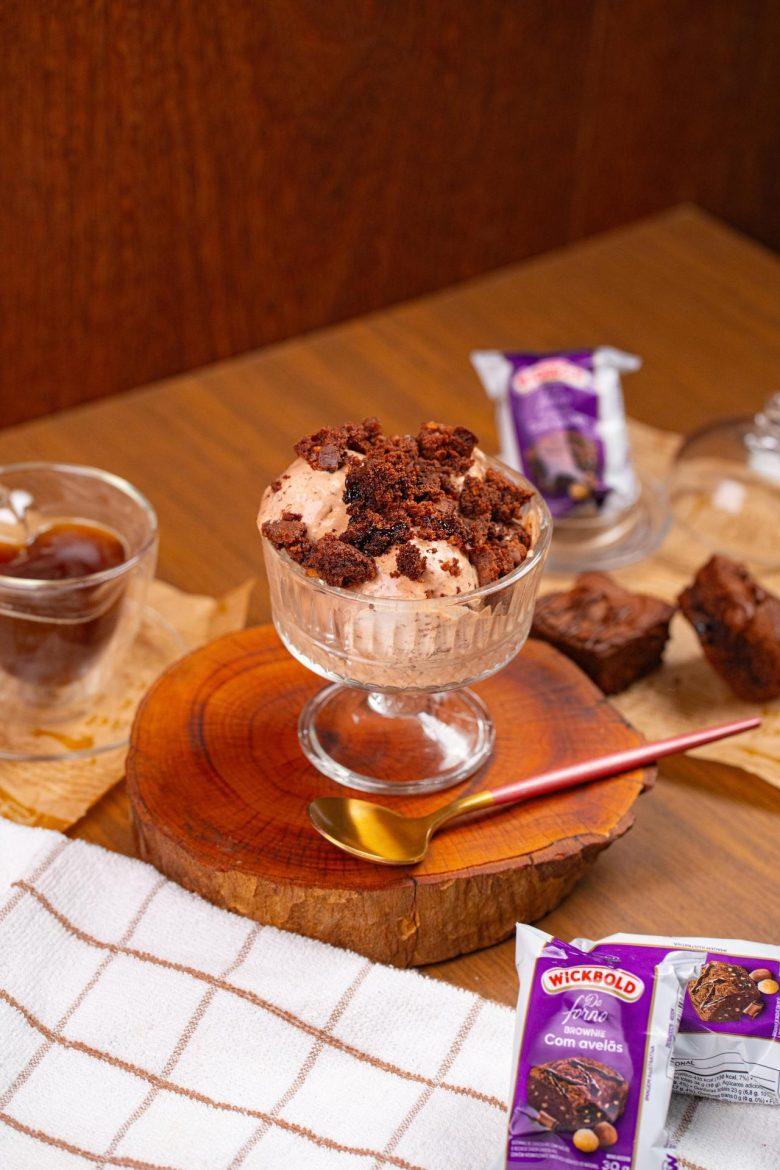 Sorvete de brownie com avelã e creme de chocolate