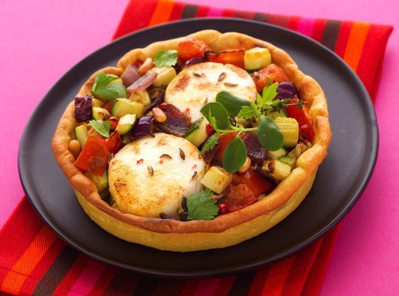 Tartelete de queijo de cabra e vegetais