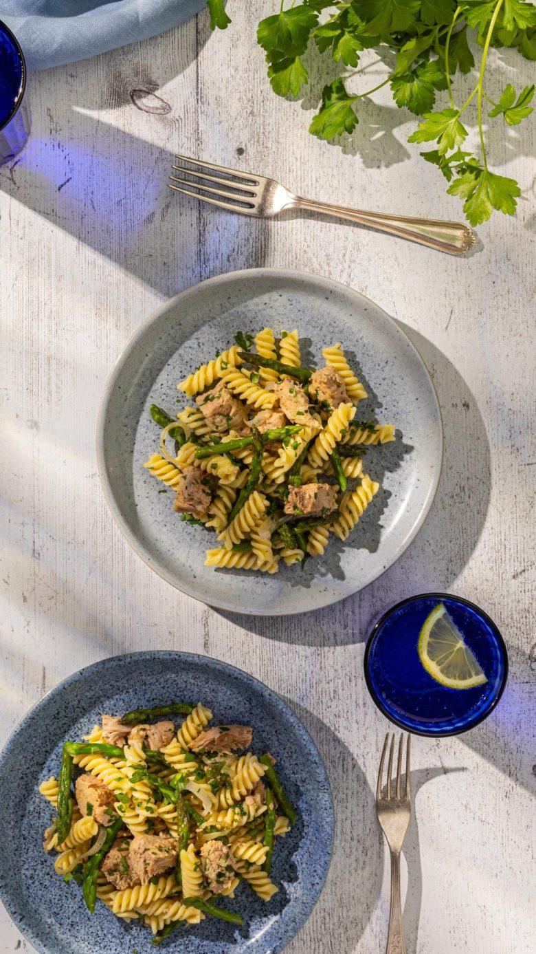 Fusilli com atum e aspargos 