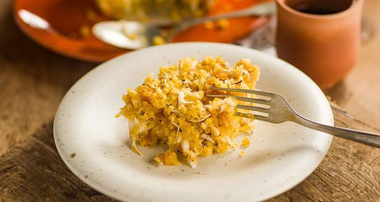 Cuscuz com rapadura e coco