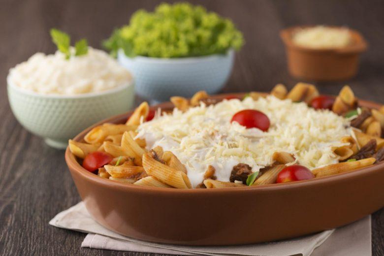 Penne com carne de canela