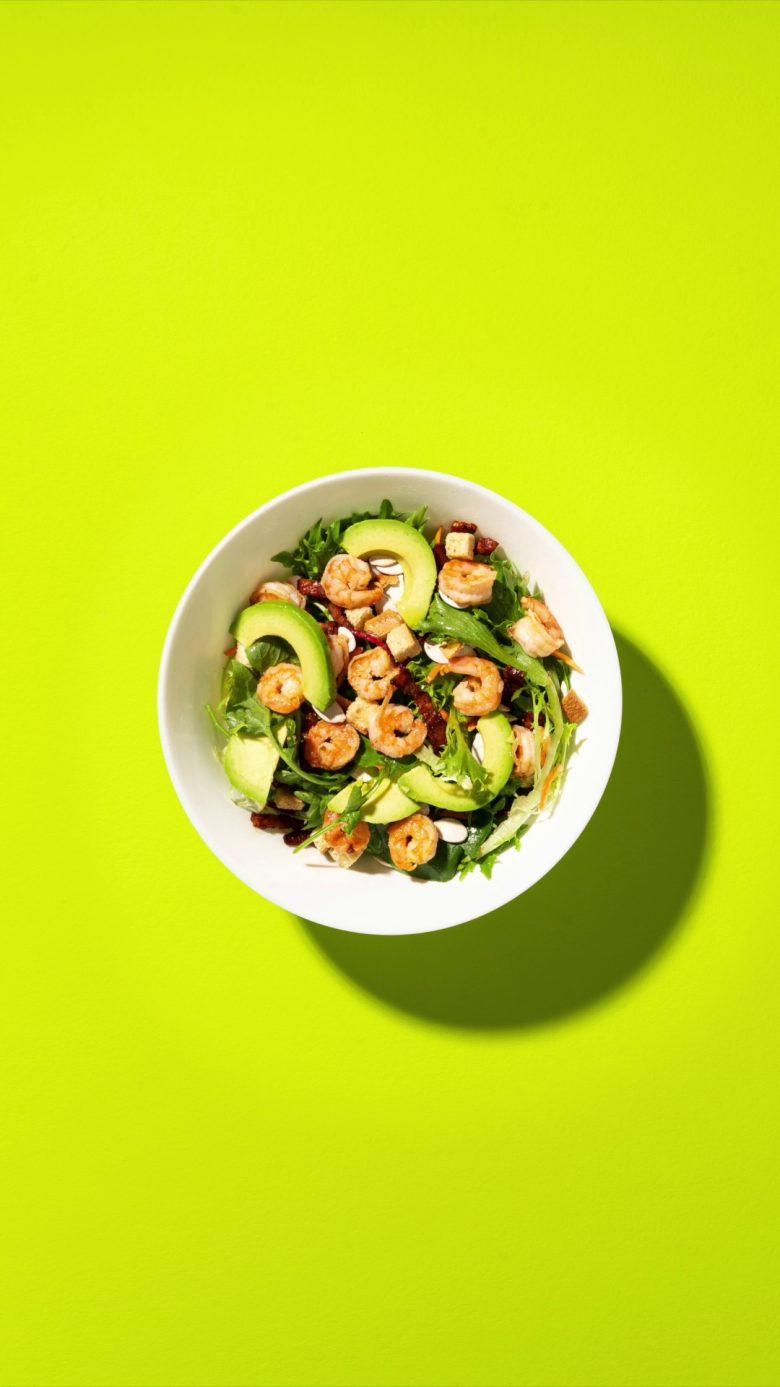 Salada de camarão com avocado