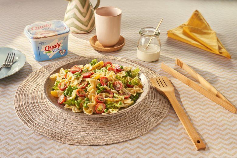 Salada de macarrão colorida especial