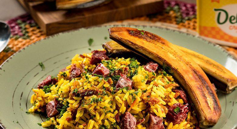 Arroz de carne de sol com banana grelhada