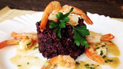 Arroz negro com camarão
