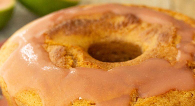 Bolo de goiaba simples