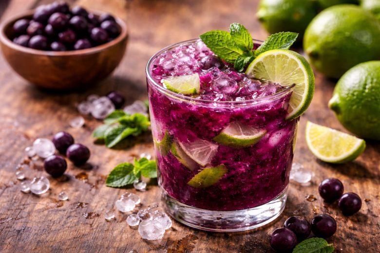 Caipirinha de açaí