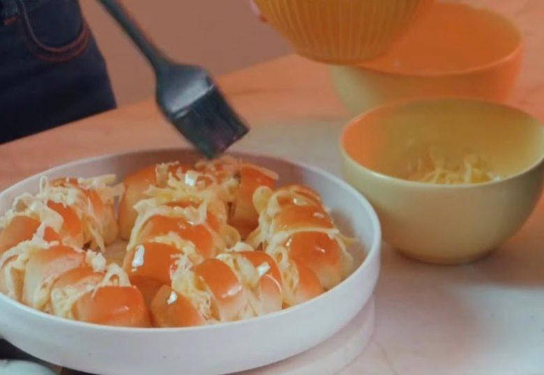 Espetinho de pão de alho com queijo na Air Fryer