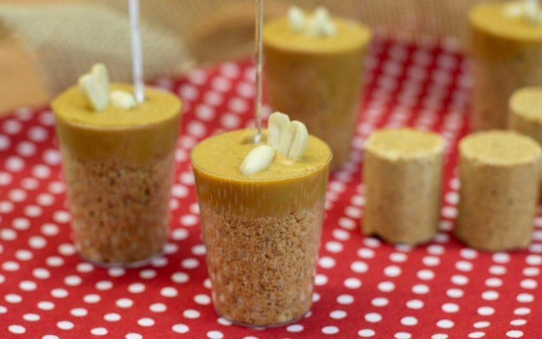 Farofa de paçoca com creme de amendoim