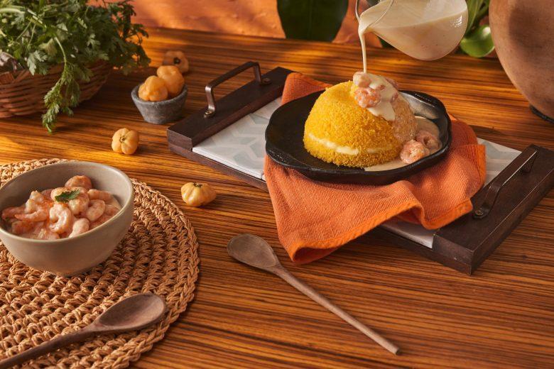 Cuscuz com camarão no leite de coco