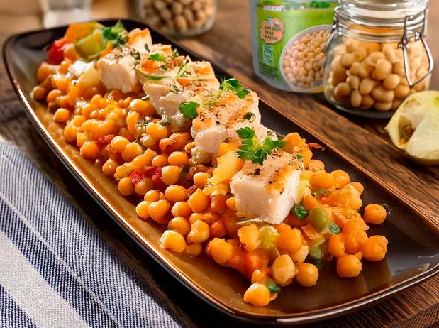 Salada de bacalhau com grão-de-bico