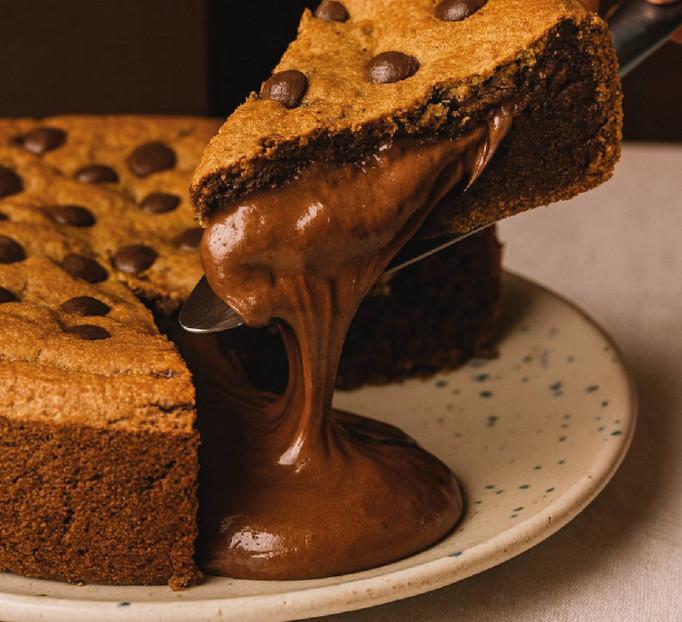 Torta de cookie com creme de avelã