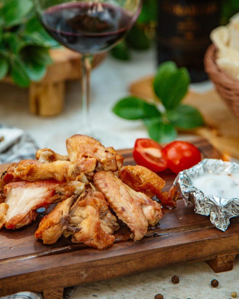 Tulipa de frango gai yang na air fryer + molho nam jim jaew