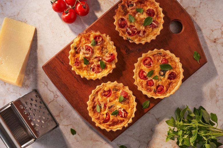 Mini quiche caprese