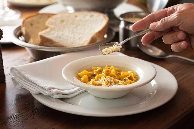 Sopa especial de capeletti