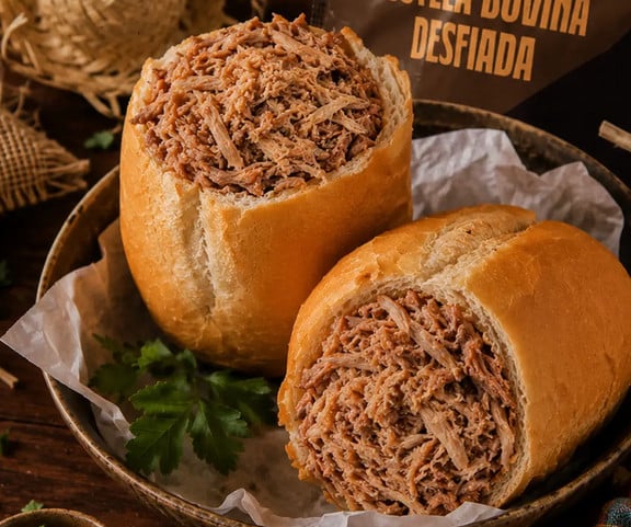 Buraco quente com costela desfiada