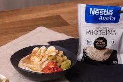 Mingau proteico com frutinhas